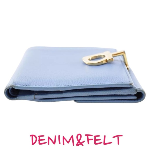💙🩵Salvatore Ferragamo Light Blue Leather Gancini Bi-Fold Compact Wallet 💙🩵 - Picture 5 of 11
